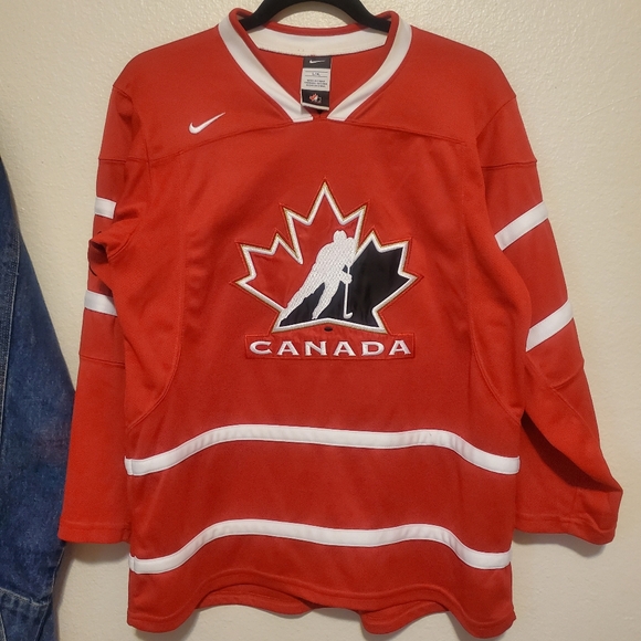 Team Canada Youth Olympic Nike Hockey Jersey - Picture 11 of 16